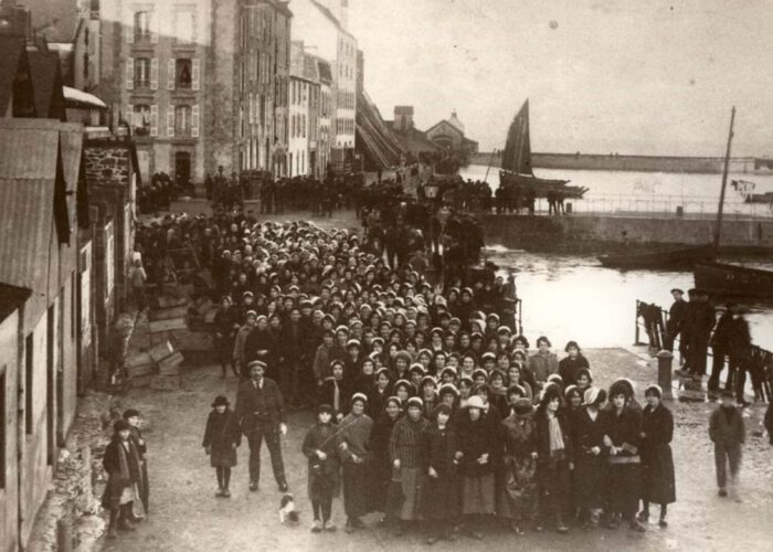 Auprès des ouvrières de Douarnenez, cent ans après une grève historique