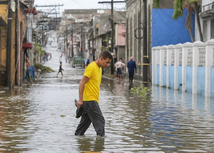 Comment le financement climatique destiné à aider les pays pauvres est devenu un jeu de passe-passe mondial – les donateurs ont pris en compte les projets liés aux énergies fossiles, les aéroports et même les glaciers.