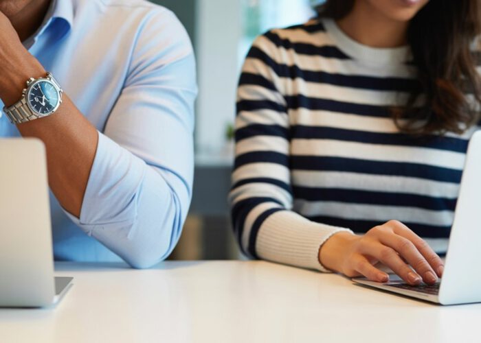 Pourquoi les hommes harcèlent-ils sexuellement les femmes au travail ? La science propose deux explications, mais une seule tient la route
