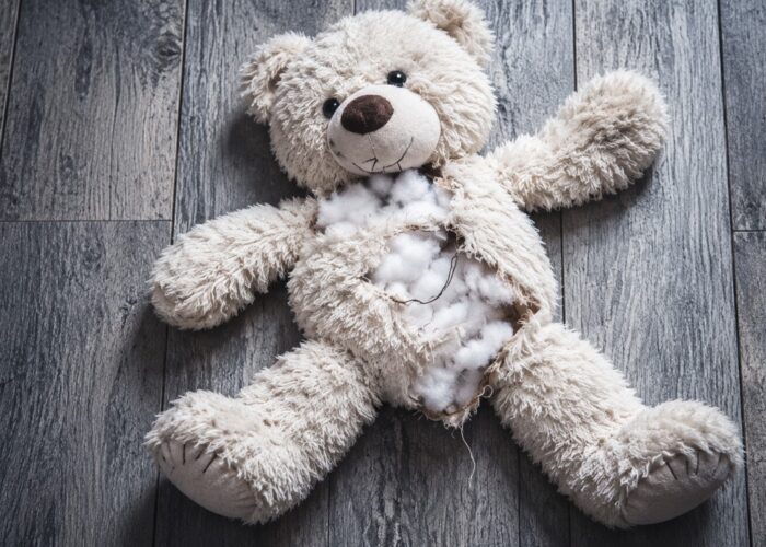 « Pourquoi n’as‑tu rien dit ? » : Ce que la recherche nous apprend sur le silence des victimes de violences sexuelles dans l’enfance